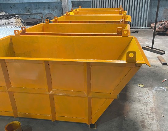 Gia công xuồng xà bần- xuồng chuyển vật tư xây dựng